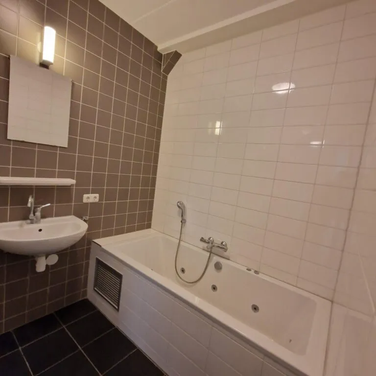 Vannitoad - 1-Bedroom Apartment in Central Location