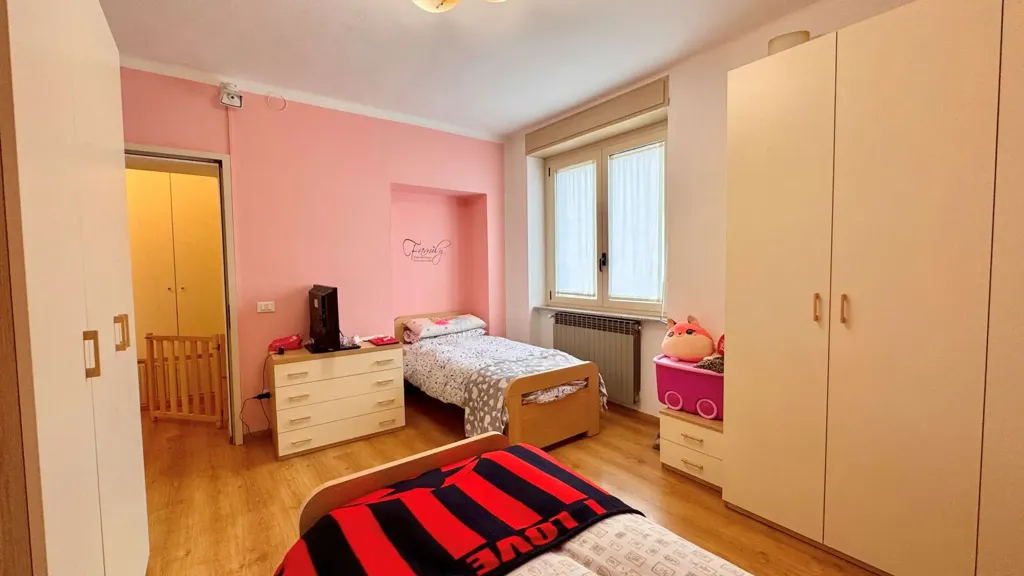 Camere da letto - Three-Room Apartment with Balcony in Breno