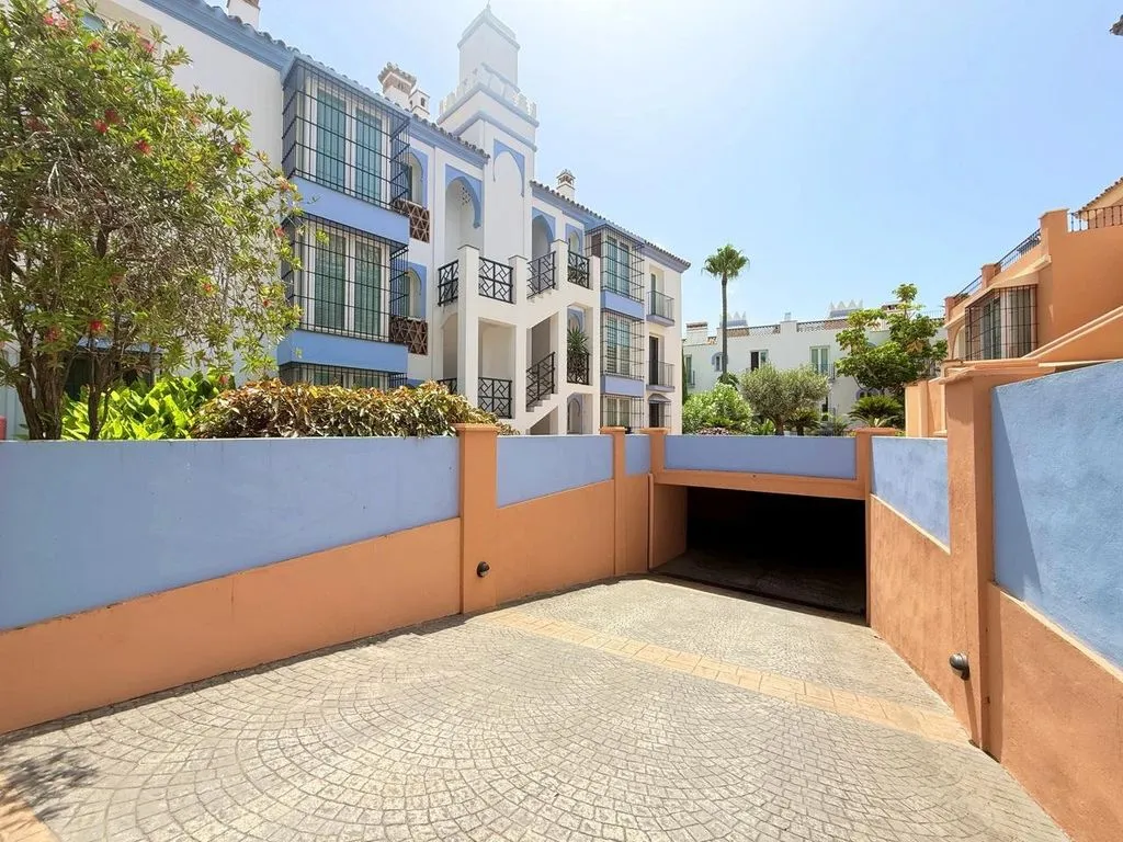 Välivaade - Beachfront Flat with Private Garden in Casares