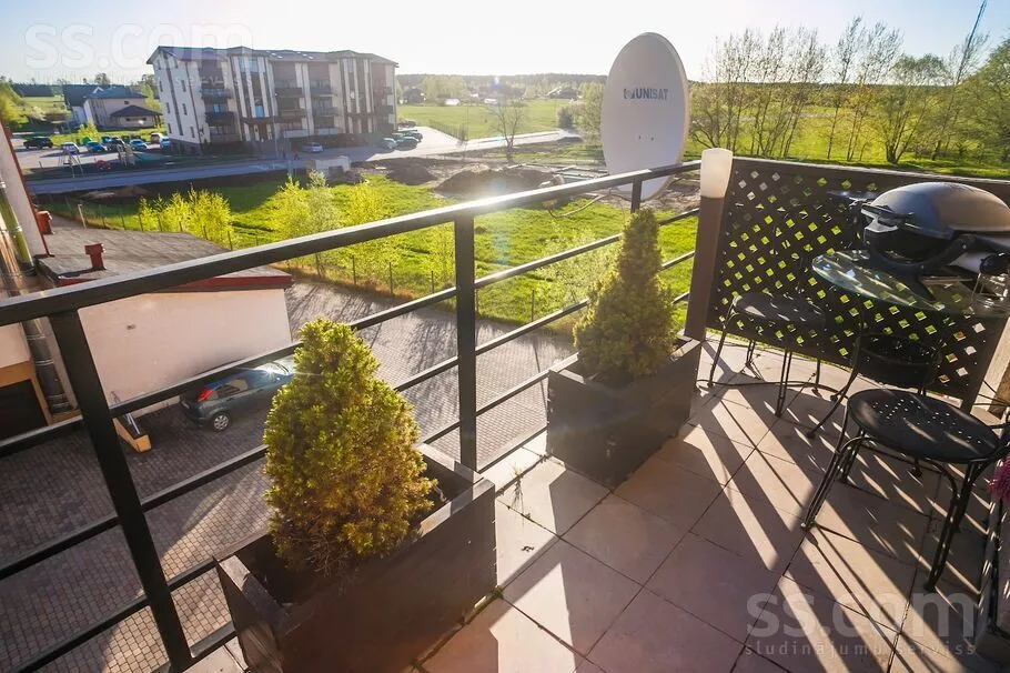 Balcon - 5-Bedroom Apartment with River View in Salaspils