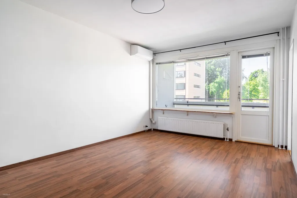 Stanze - Apartment with Linjasaneerattu Balcony in Lapila
