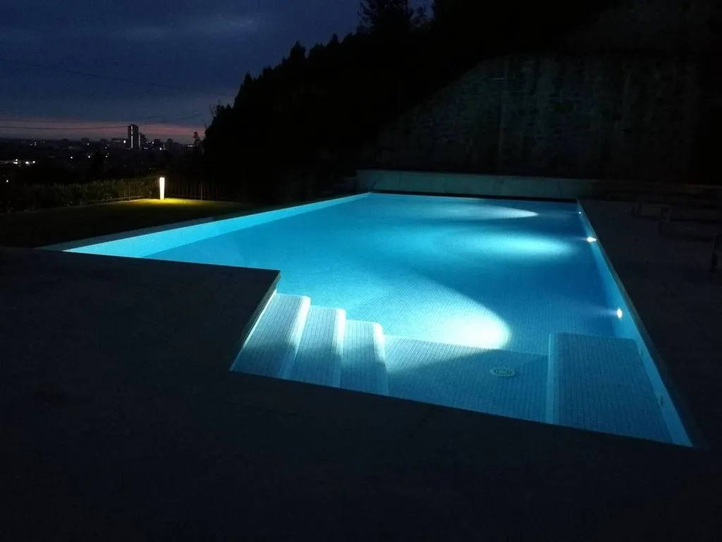Piscine - Luxury Villa with Pool in Brescia