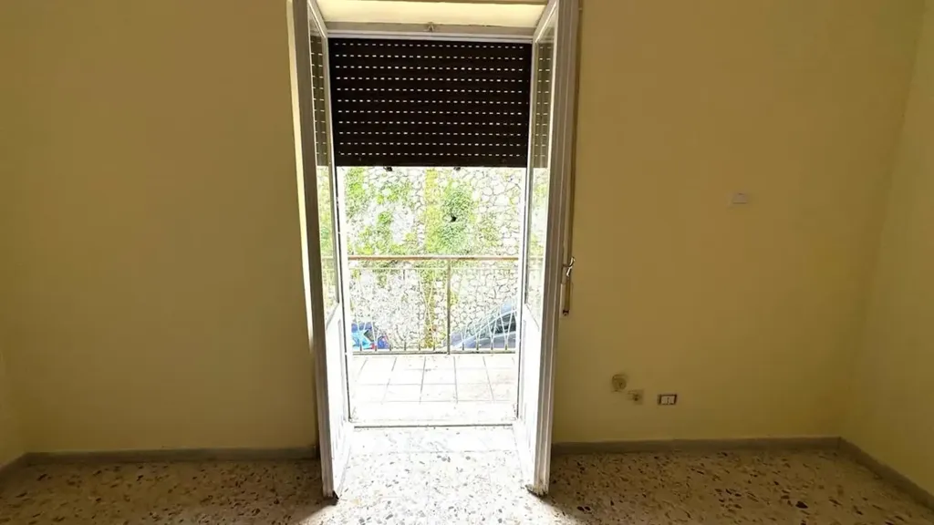 Toad - Three-Level Villa with Garden in Artena