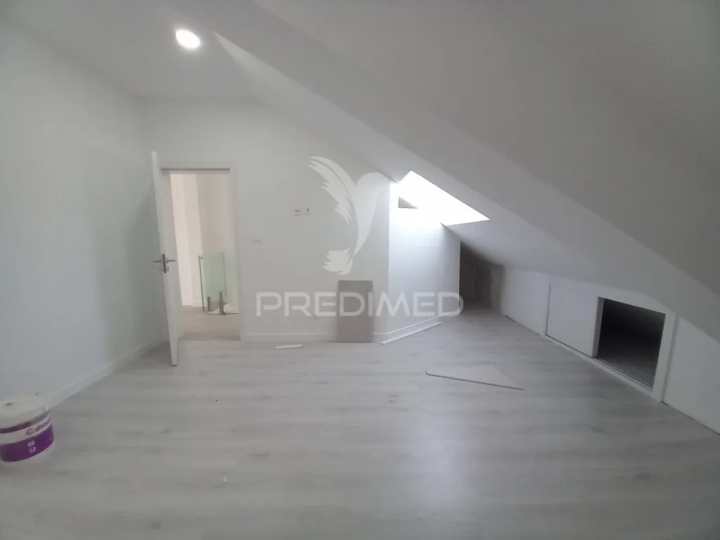 Pièces - Restored Duplex with Sea View in Costa da Caparica