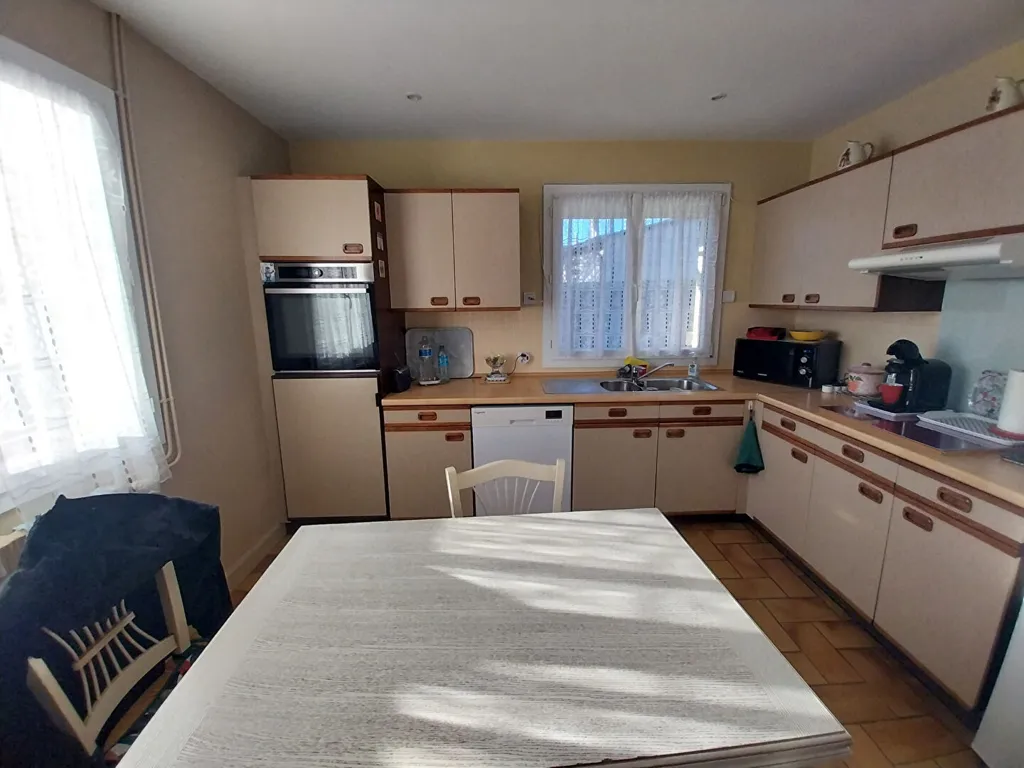 Cuisine - Maison avec terrasse et jardin à Escoussans