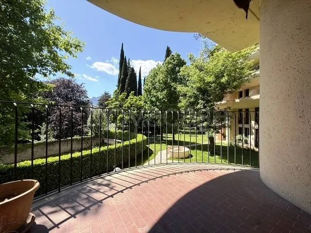 Terrazza - Luxury Apartment with Pool in Lecco
