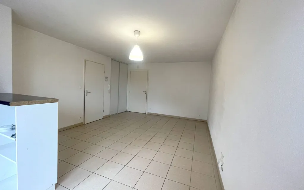 Pièces - Appartement T2 avec Balcon à Aucamville