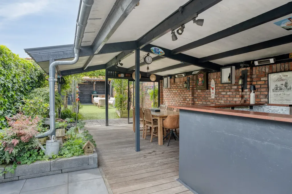 Terrass - Spacious Semi-detached House with Deep Garden in Halsteren