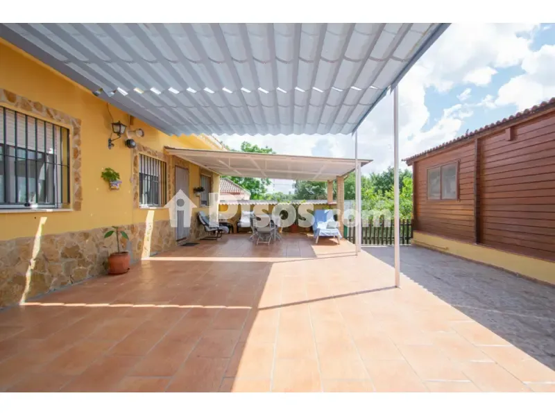 Terrass - Chalet with Extensive Garden in Nuevo Bulevar