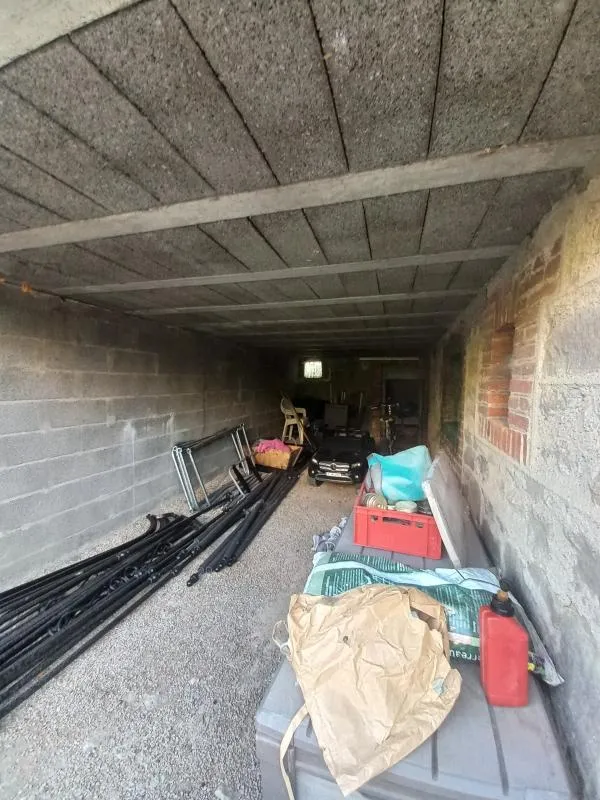 Garage - Maison Individuelle avec Jardin à Nus (Périgneux)