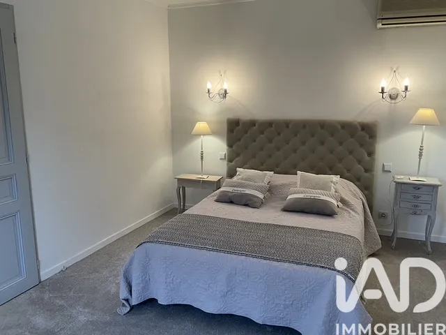 Chambres - Maison Traditionnelle avec Piscine à Labastide-de-Virac