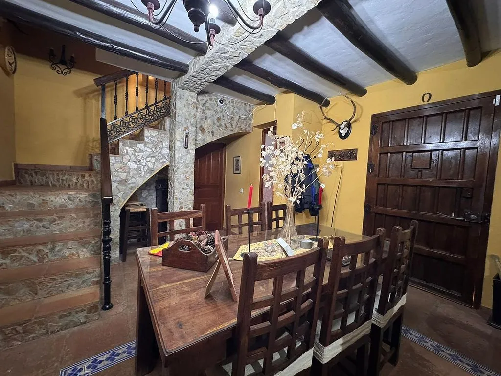 Salle à manger - Rustic Cortijo with Pool in Villanueva del Trabuco