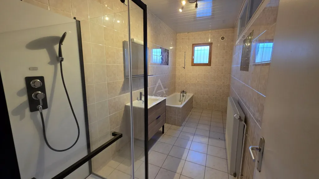 Salles de bain - Maison en Pierre avec Chai à Saint-André-de-Cubzac