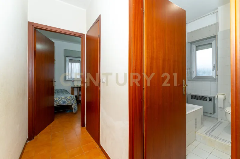 Esik - Apartment with Garage in Caltagirone