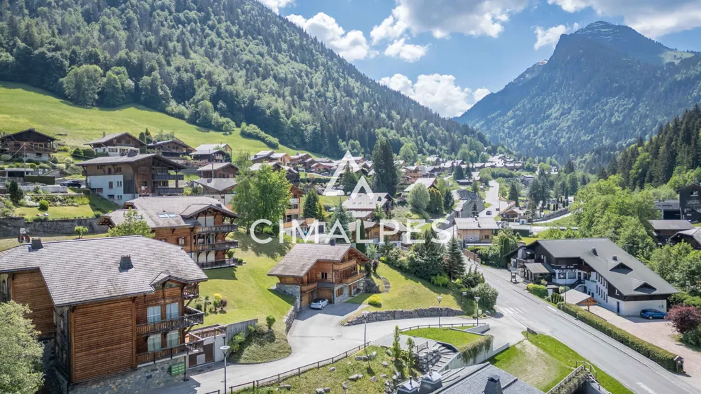 Vue aérienne - Appartement 3 Chambres avec Vues Montagnes au Centre