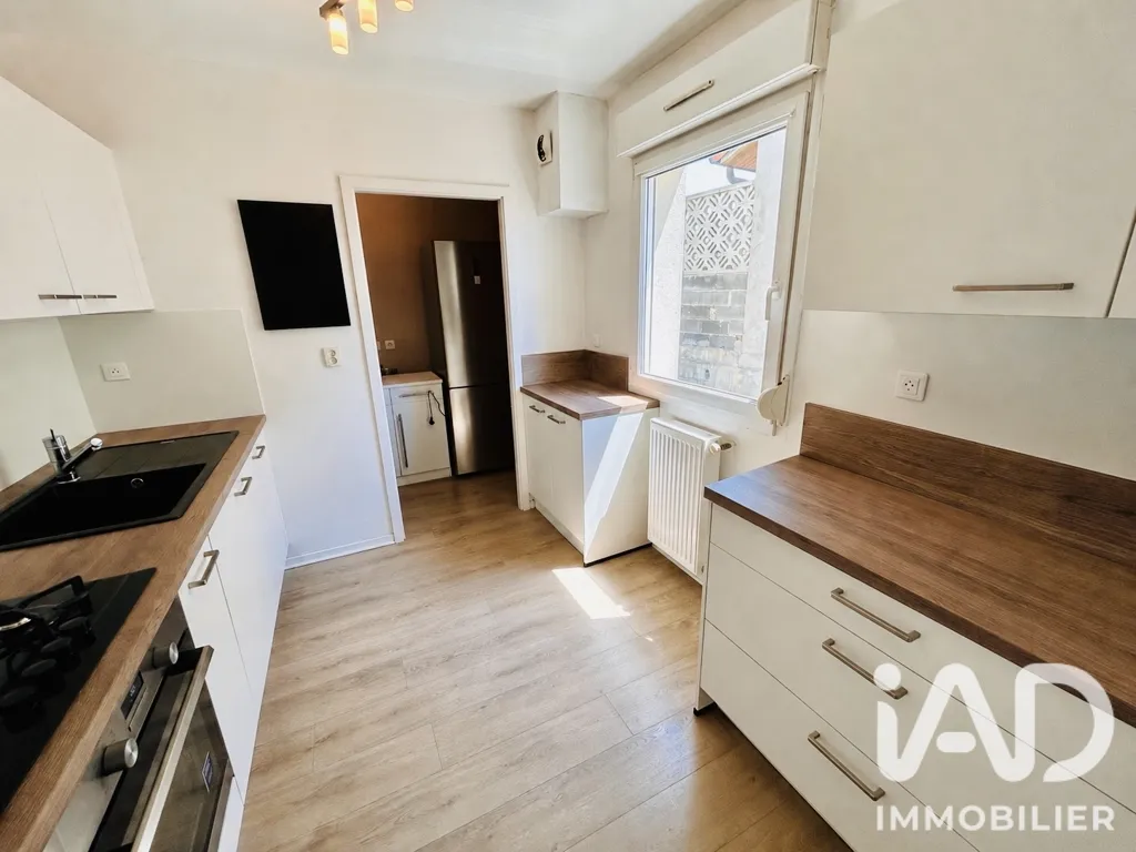 Cuisine - Appartement avec Terrasse Couverte à Bousse