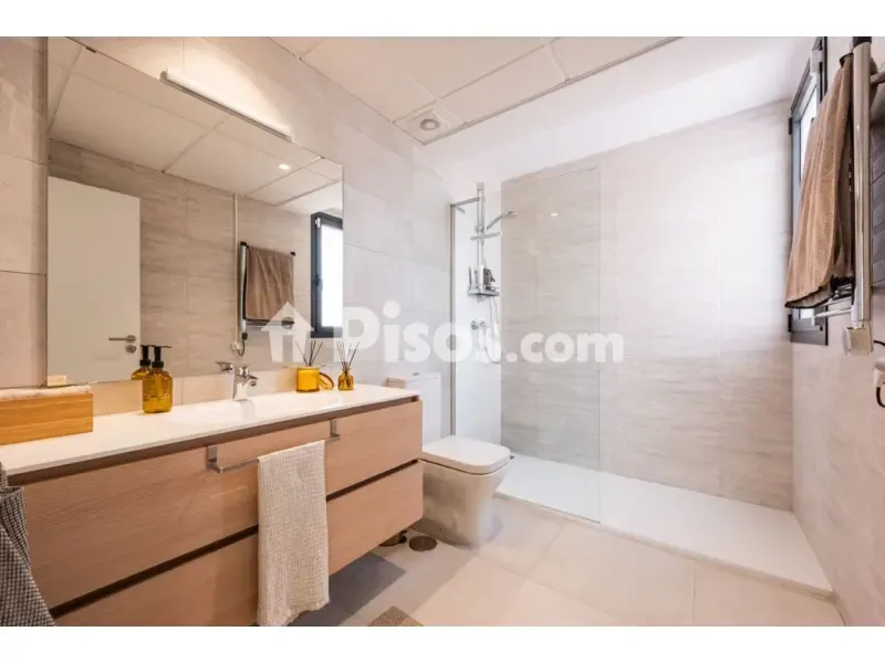 Salles de bain - Luxury Duplex with Sea Views in Estepona