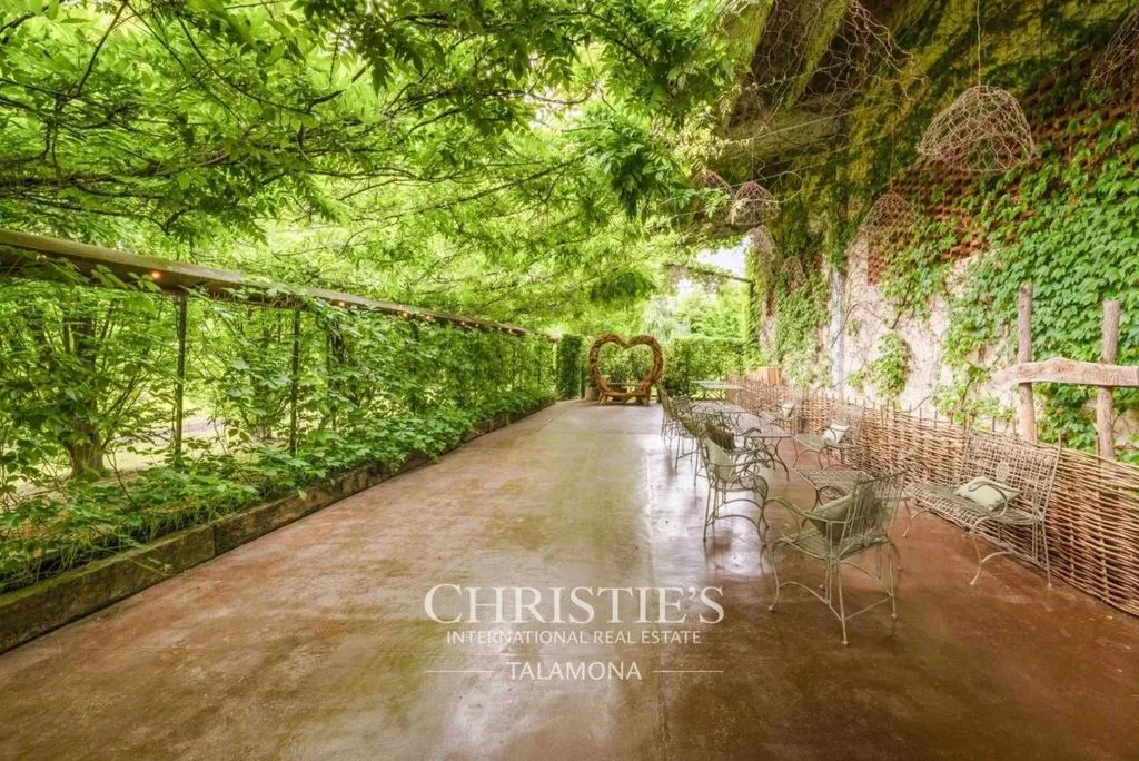 Garden - Historic Villa with Pool in Oleggio, Piedmont