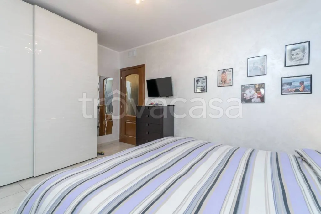 Chambres - Rear-Facing Apartment with Balcony in Turin
