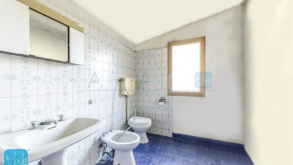 Salles de bain - Rustic House with Large Garden in Noale