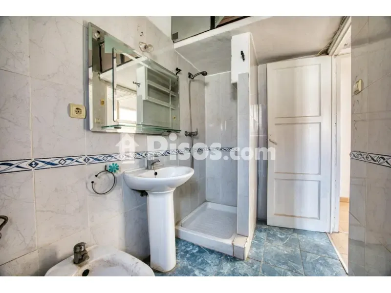 Bathrooms - Flat with Exterior Views in Orihuela