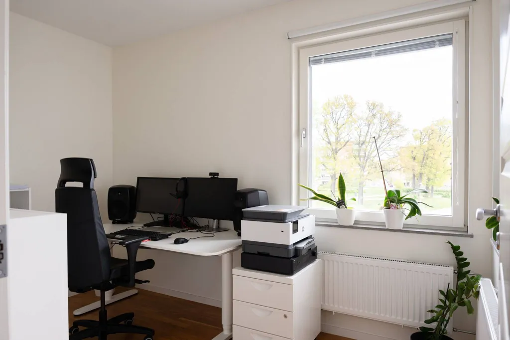 Bureau - Apartment with Balcony in Öster Mälarstrand