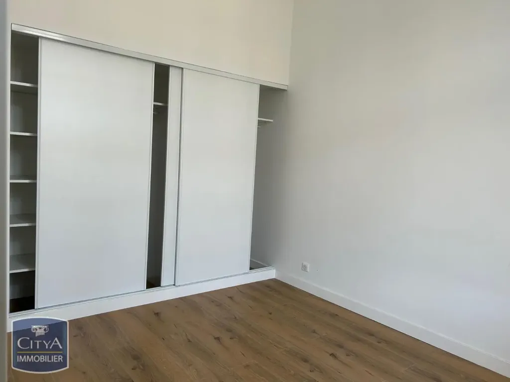 Pièces - Appartement Récent dans Bâtiment Historique à Compiègne