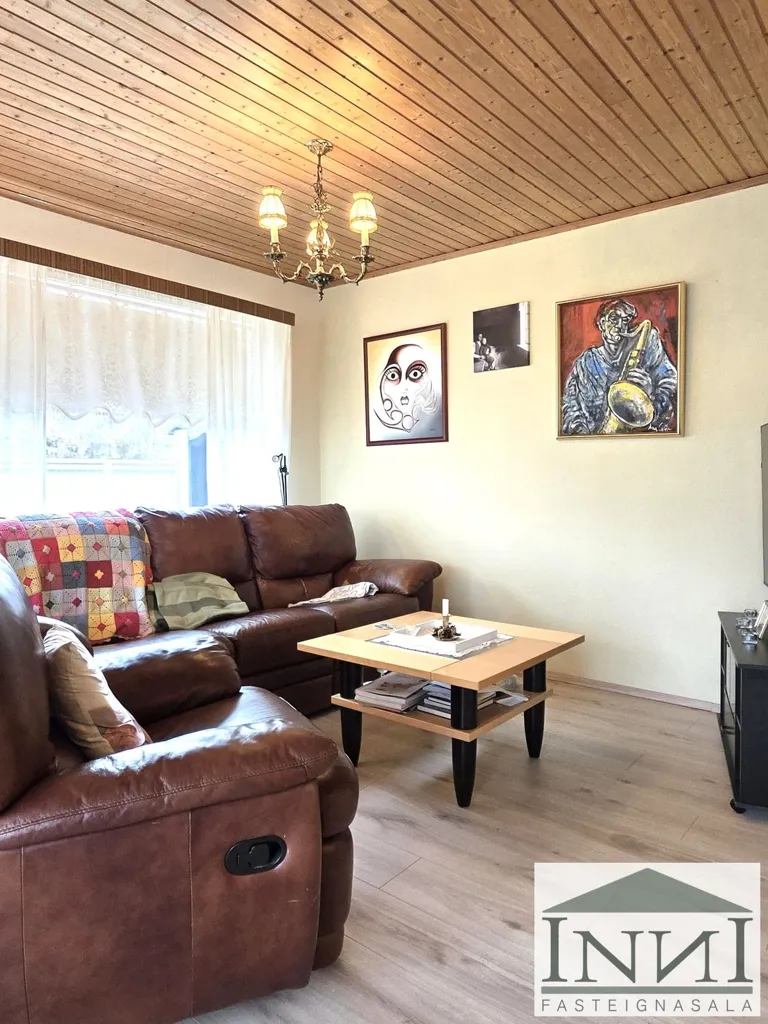 Séjour - Five-Bedroom House with Studio in Reykjavik