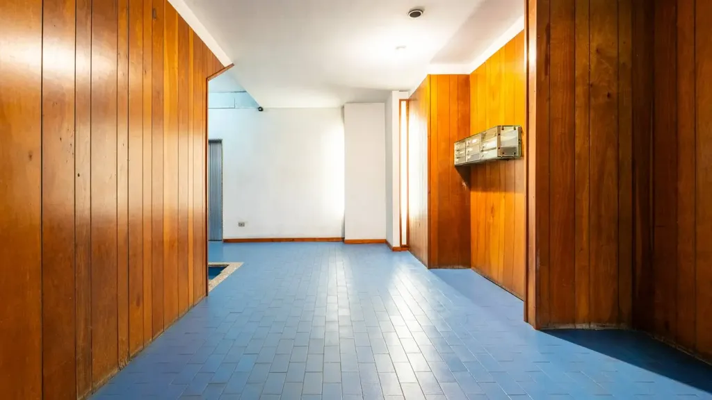 Entrée - Quadrilocale with Balcony in Cagliari