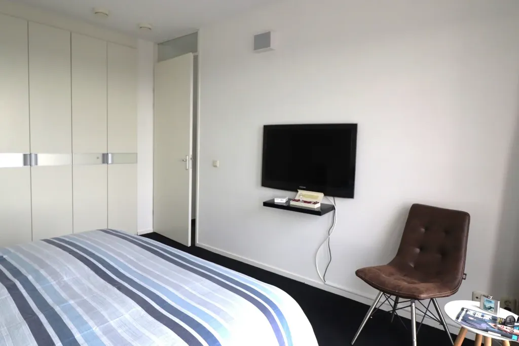 Bedrooms - Furnished Apartment with City View in Rotterdam