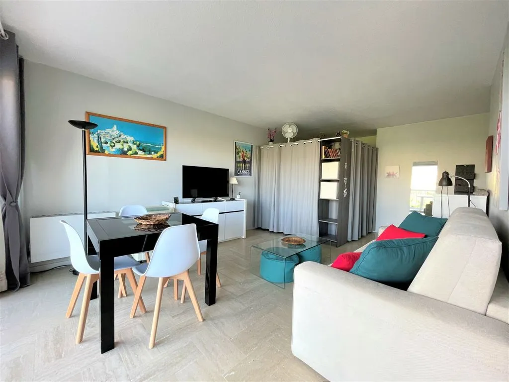 Elutuba - Studio Flat with Golf View in Mandelieu-la-Napoule