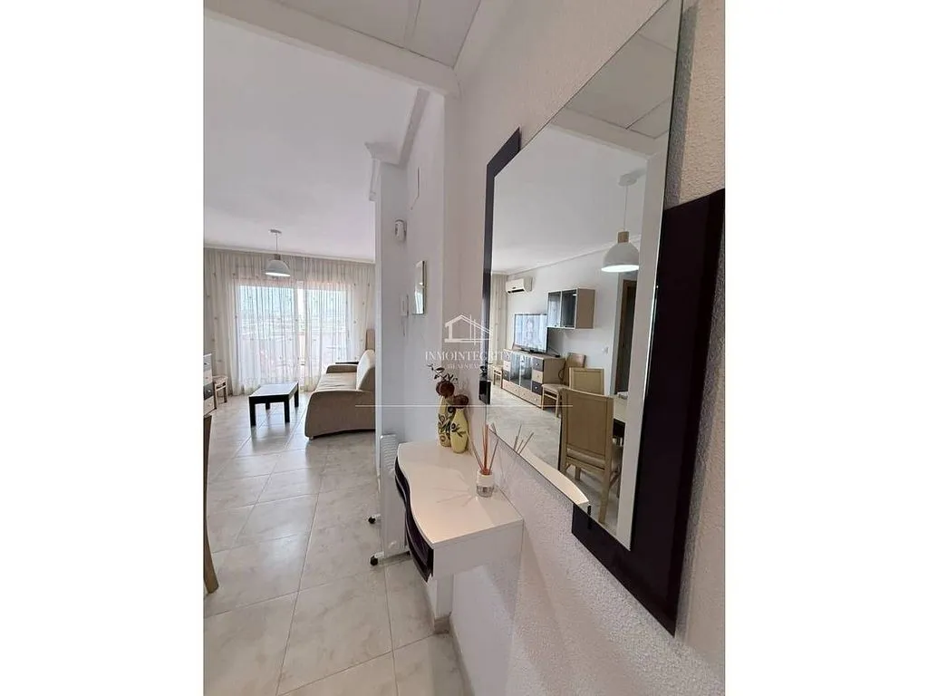 Entrée - Apartment with Pool and Garage in Cabanes