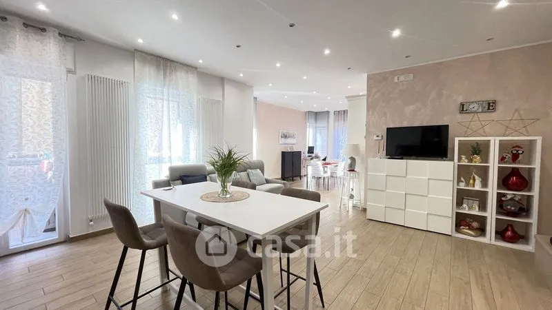 Söögituba - Fully Rented Apartment with Balcony in Bari