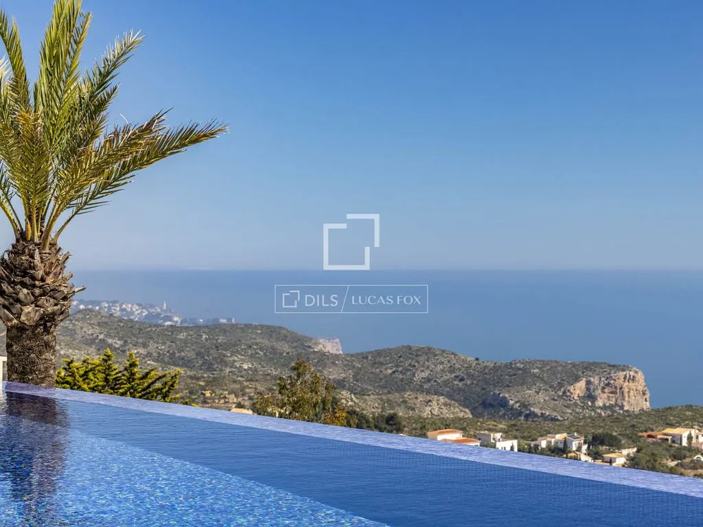 Piscine - Luxury Villa with Panoramic Sea Views in Benitachell