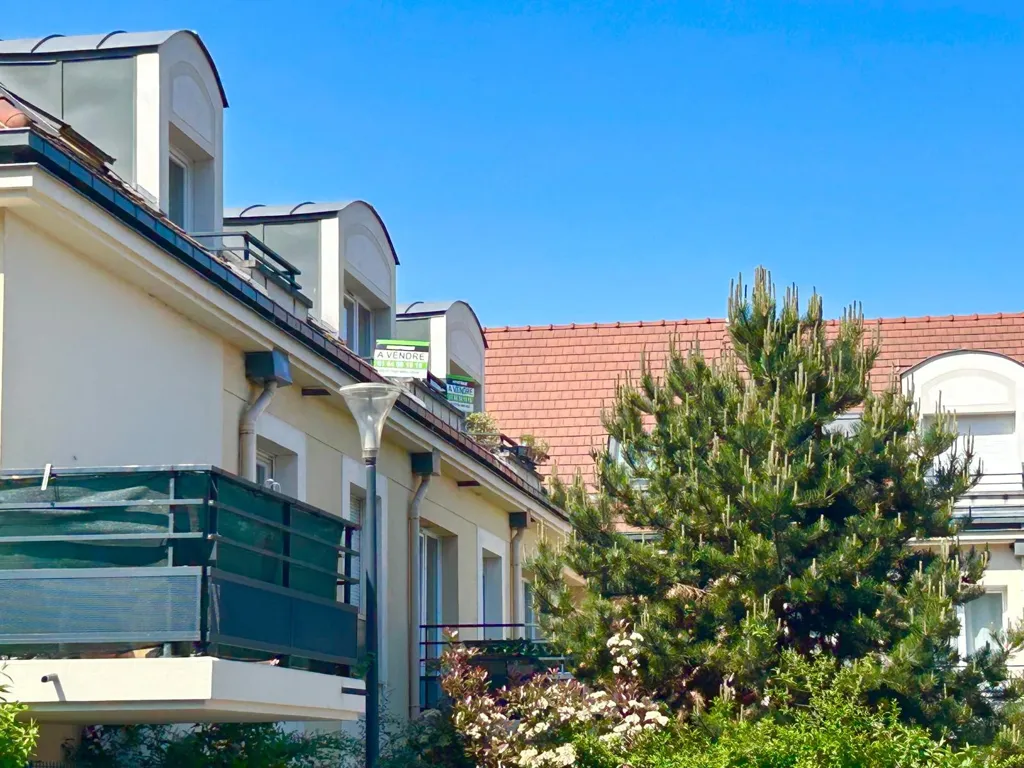 Extérieur - Appartement avec terrasse et vue dégagée à Mennecy