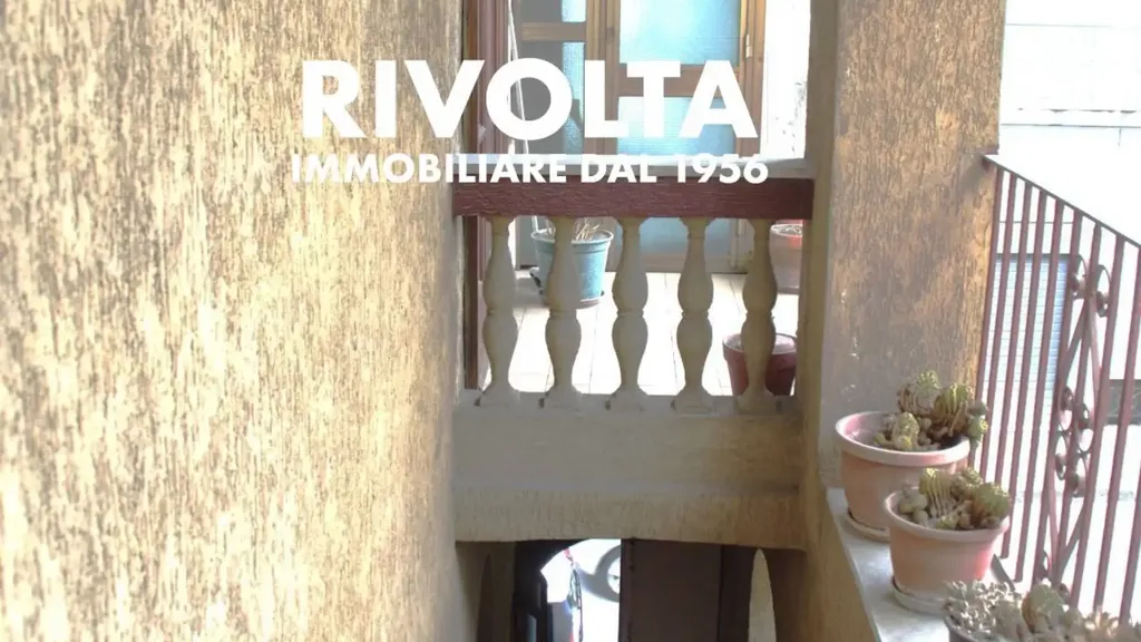 Balcon - Three-Storey House with Shop in San Giuseppe Vesuviano