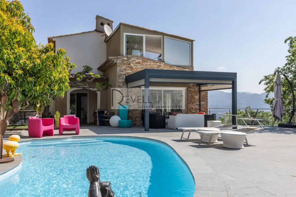 Piscine - Maison de Maître avec Piscine et Vue Panoramique à Antibes
