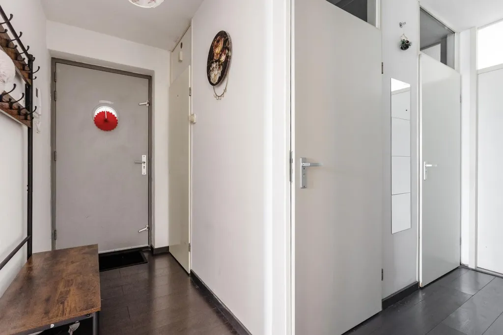 Entrée - 3-Bedroom Gallery Flat with Balcony in Almere Centre