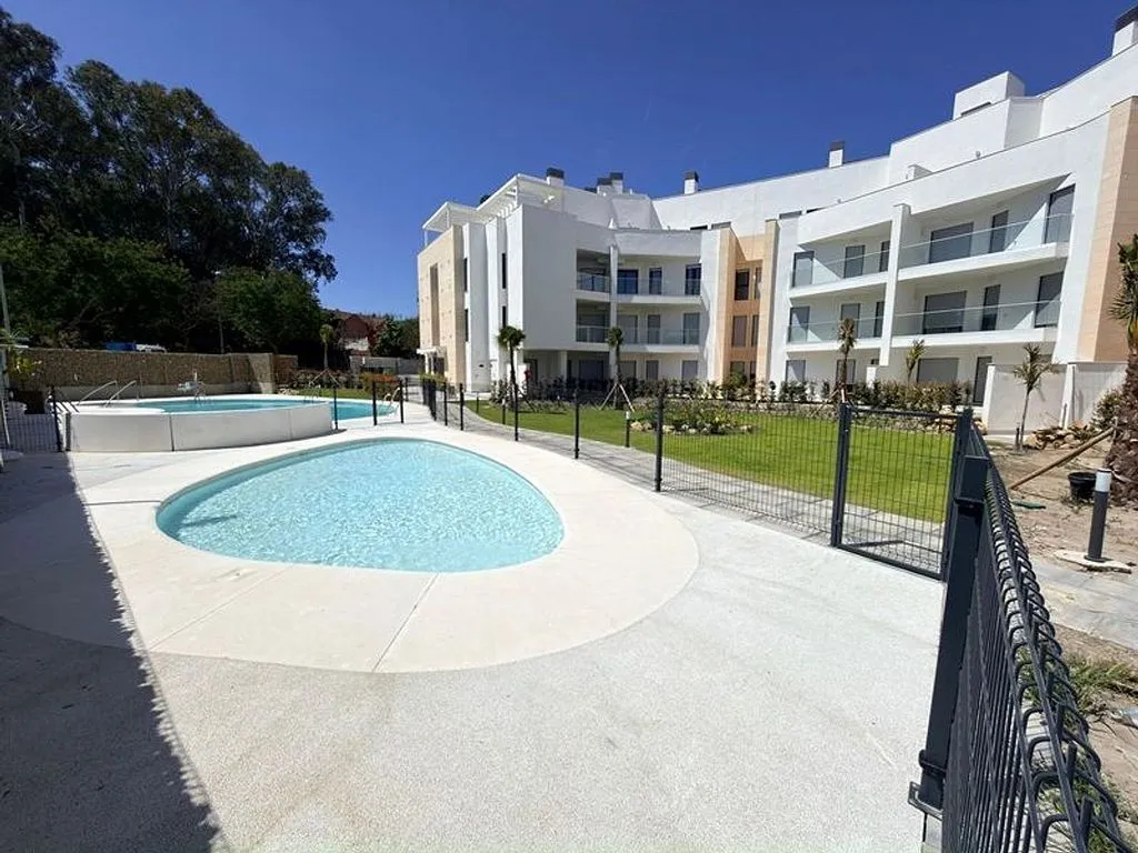 Bassein - Apartment with Pool and Terrace in V Centenario