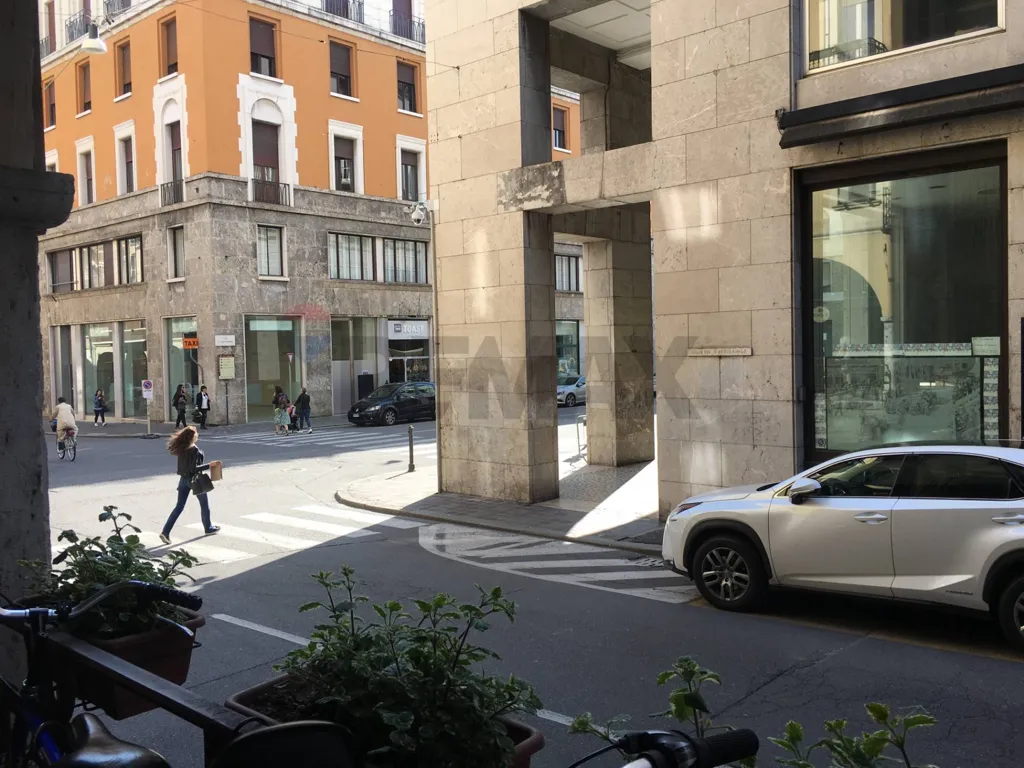 Extérieur - Commercial Space with Street Frontage in Brescia Centre