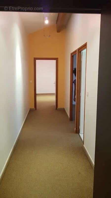 Ingresso - Office Space near Romans Station