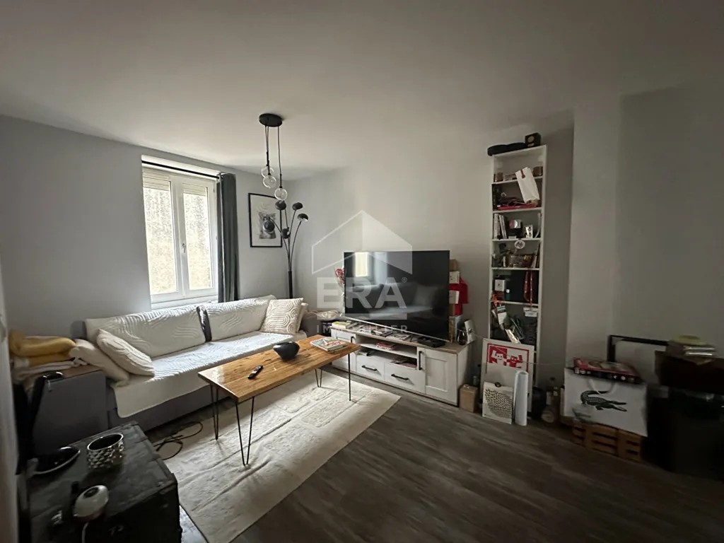 Séjour - Duplex Centre-Ville avec Commerce à Châteauroux