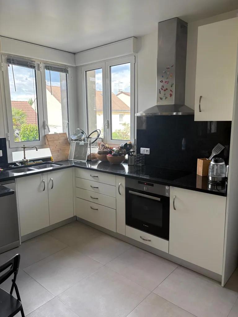 Cuisine - Pavillon avec Sous-Sol et Garage à Sevran