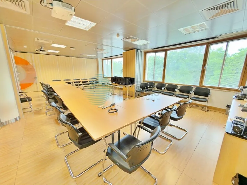 Office - Office with Air Conditioning in Campo Grande, Lisbon