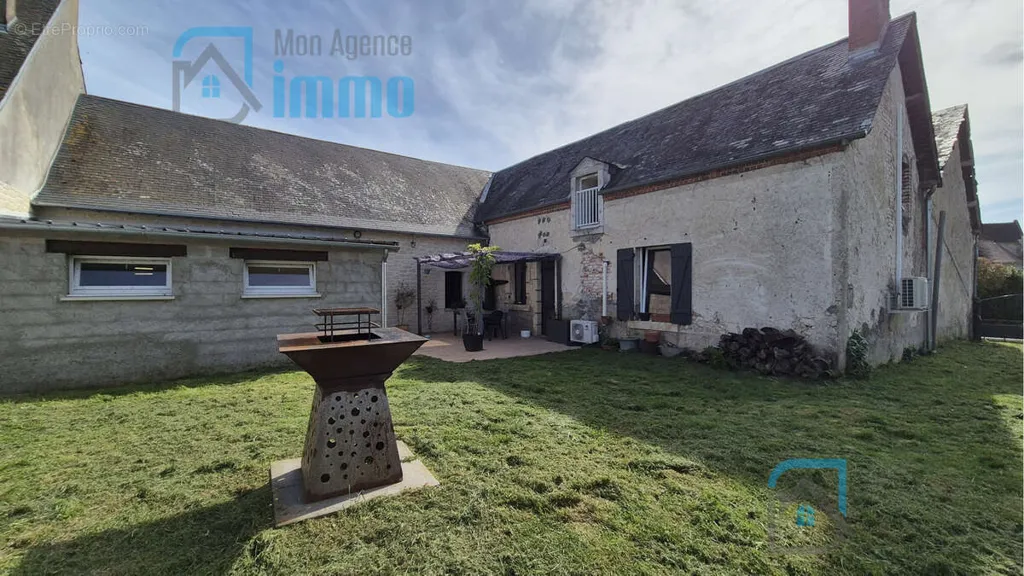 Aed - Rustic Stone House with Garden near Bourges