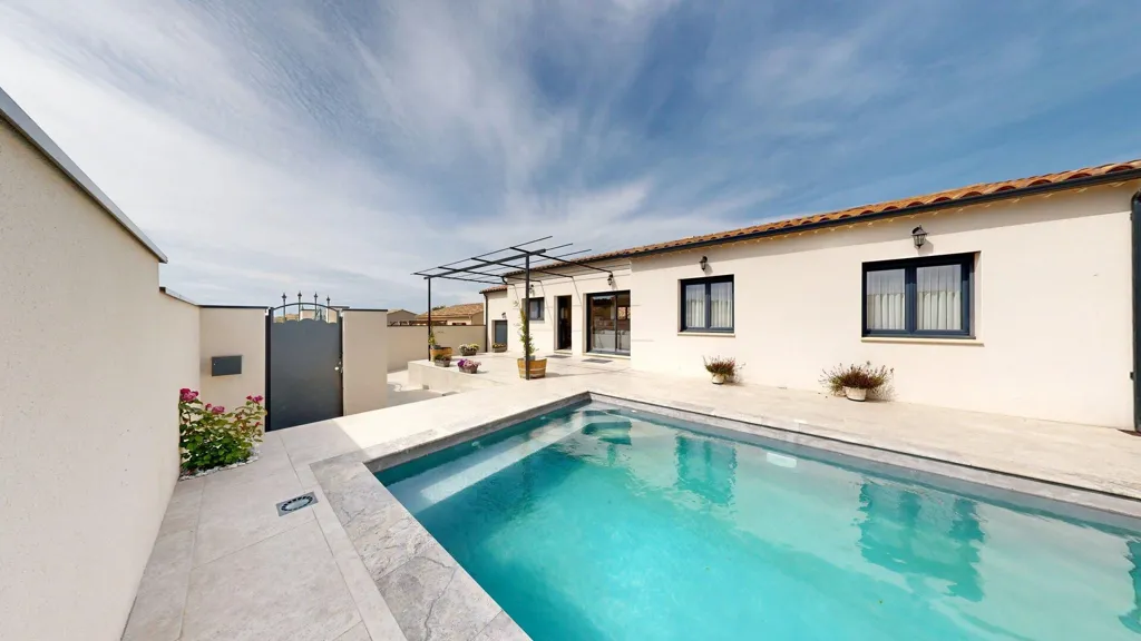 Piscina - Contemporary House with Pool in Malemort-du-Comtat