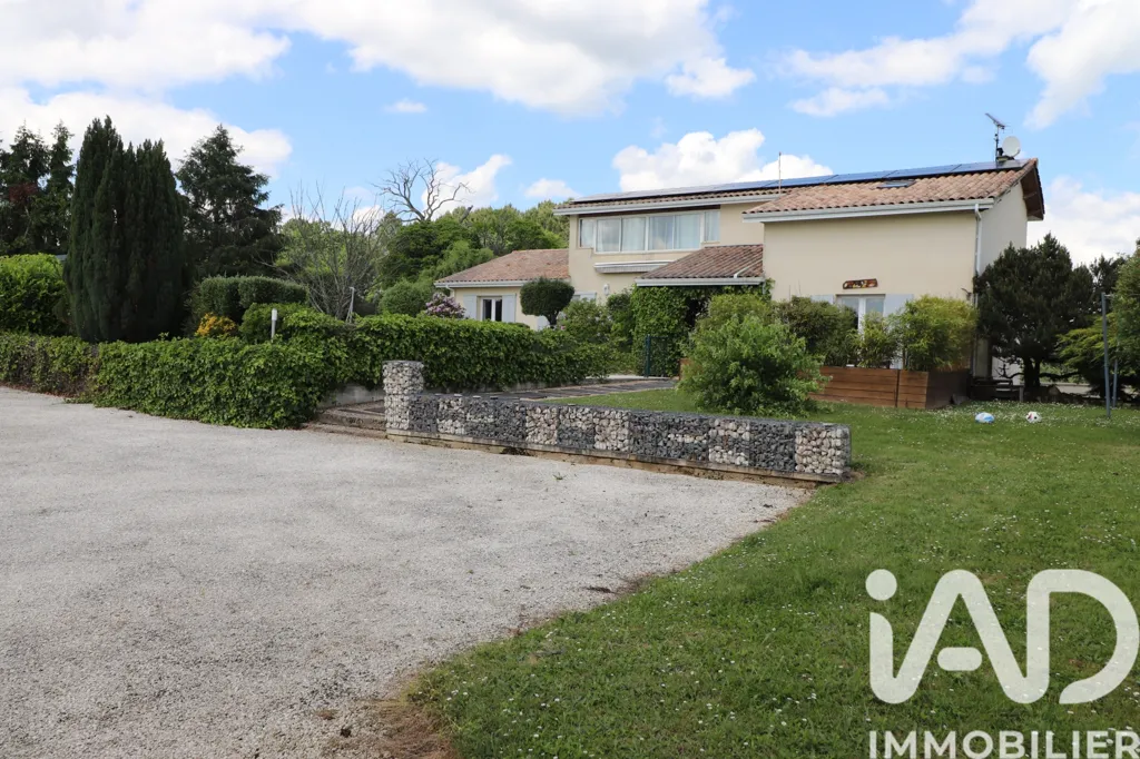 Extérieur - Maison Contemporaine avec Piscine à Orignolles