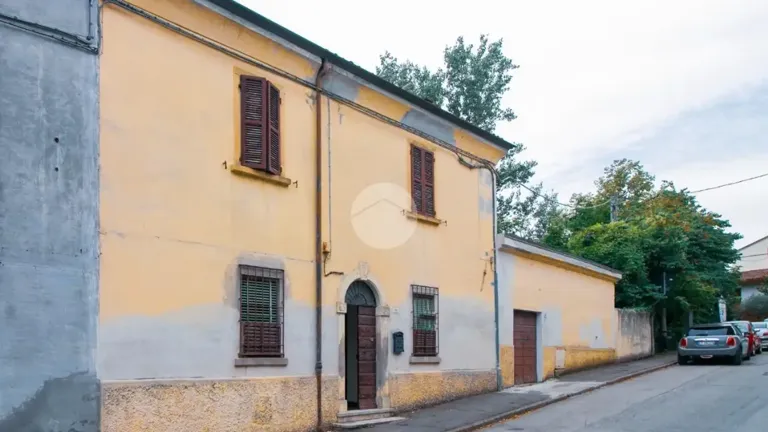 Maison indépendante avec terrasse panoramique à Dovadola