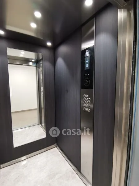 Entrée - New Triplex with Terrace in Monza