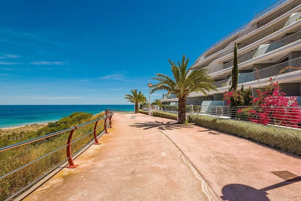 Exterior - Apartment with Pool and Sea View in Infinity View